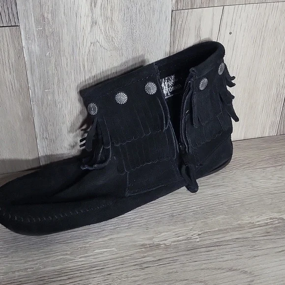 Minnetonka Womens 11 Double Fringe Suede Zip Boots Moccasin Style Southwestern - Picture 8 of 9